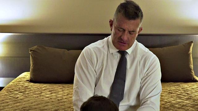 Submissive twink barebacked by DILF before asslicking