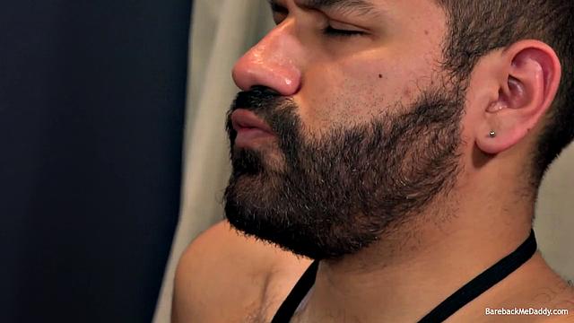 Три парня развлекаются с игрушками и жестким сексом втроём, без комплексов и остановок.