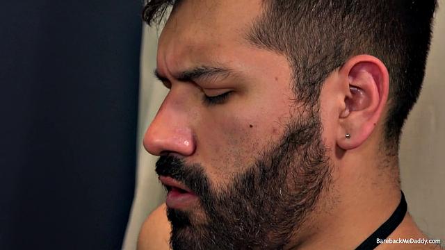 Три парня развлекаются с игрушками и жестким сексом втроём, без комплексов и остановок.