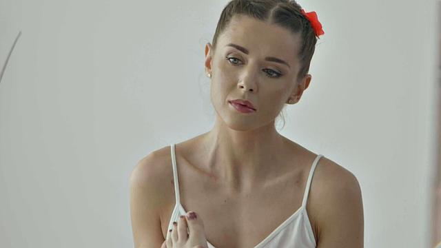 WAM lez babe pussylick on oiled massage and fingering