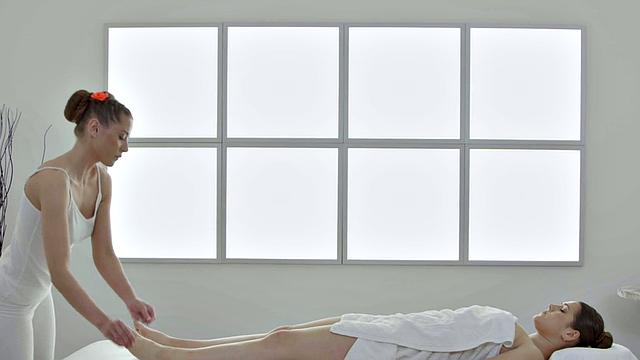 WAM lez babe pussylick on oiled massage and fingering