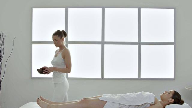 WAM lez babe pussylick on oiled massage and fingering