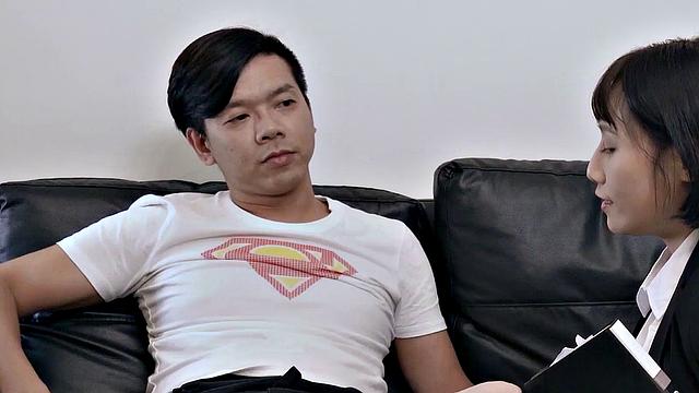 Real estate agent Xiao Ye Ye gets screwed by a perverted client