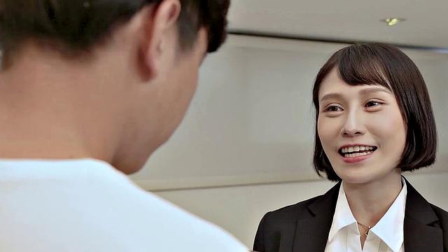 Real estate agent Xiao Ye Ye gets screwed by a perverted client