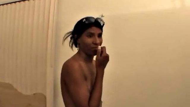 Страстная чернокожая дрочит свою киску пальцами в pov и стонет от кайфа!