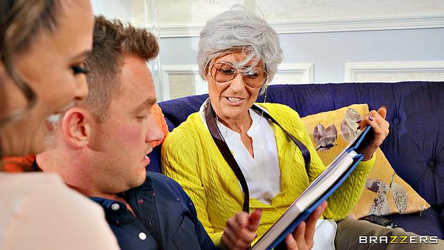 Смотри, как Ван Wylde трахает мачеху при первом знакомстве с семьёй девушки!