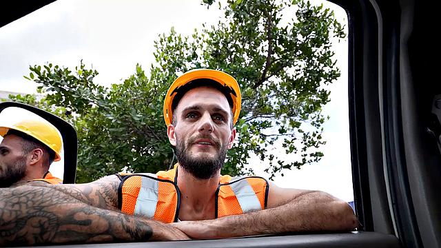 Str8 random worker fucks gaydaddy in public van