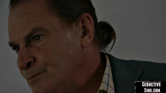 Classy blonde babe gets drilled