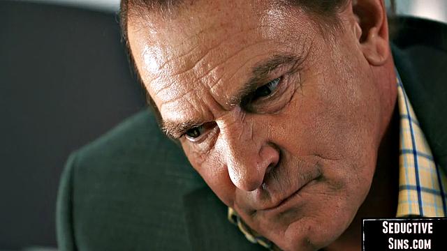 Classy blonde babe gets drilled