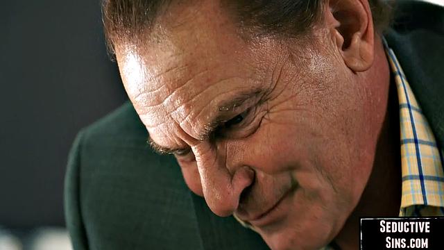 Classy blonde babe gets drilled