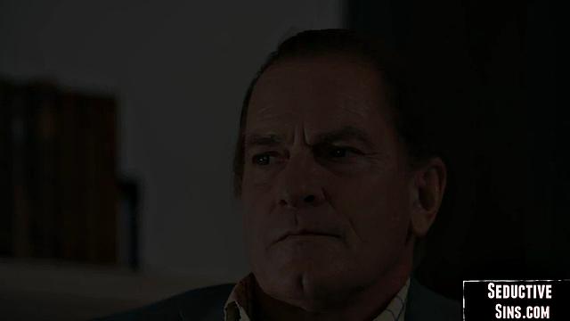 Classy blonde babe gets drilled