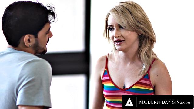 MODERN-DAY SINS - Petite Blonde Lola Fae Has SQUIRTING ORGASM During Passionate Sneaky Sex