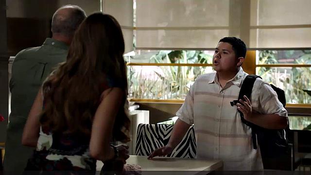 Sofia Vergara big cleavage