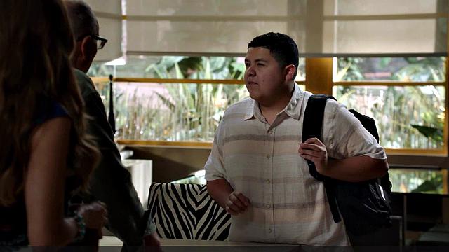 Sofia Vergara big cleavage