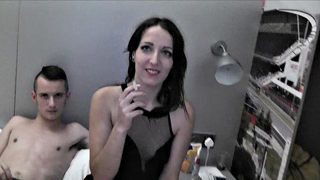 Liz Barcelona slammed by two massive cocks in threeway