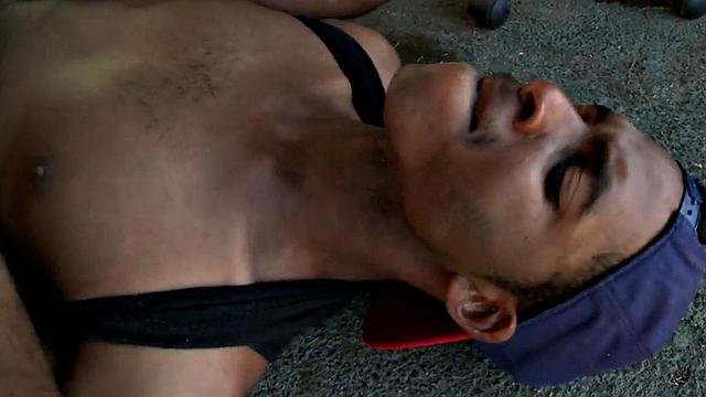 Hot interracial action with a gorgeous tattooed white guy pounding his black bottom out in public