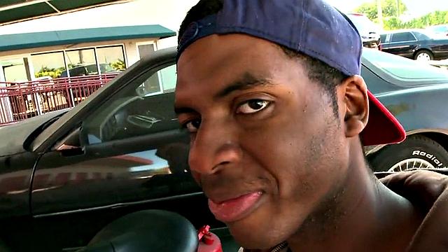 Hot interracial action with a gorgeous tattooed white guy pounding his black bottom out in public