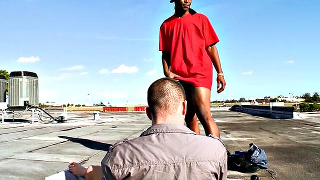 Ebony thug picked up and fucked outdoors for cash by white top