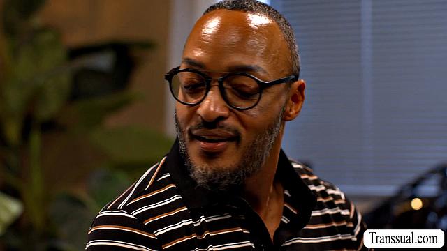 TS roomservice Gets Anal From Rich Black Dude