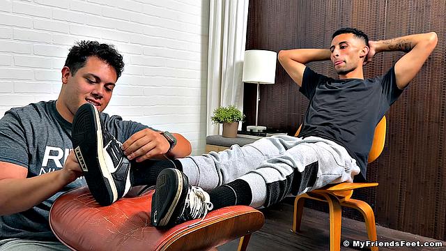 Luca's High-Arched Feet Worshiped - Luca