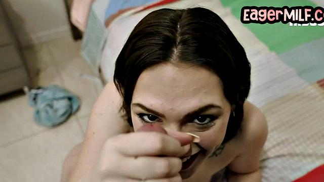 Cockhungry MILF and her BBF pussypounded in 3some