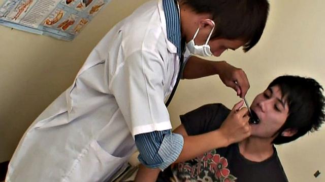 Asian doctor bangs 21yo twink on weird medical check