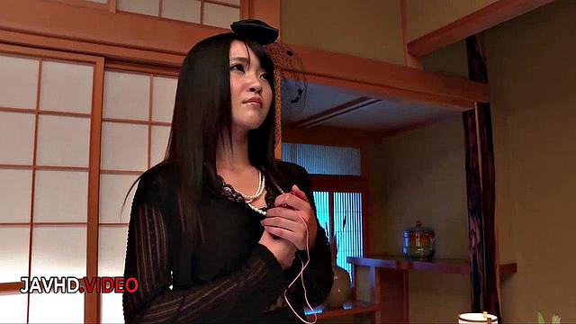 Kinky Asian Babe Blowing Hard Cock Before Raw Porn Desire Explodes !