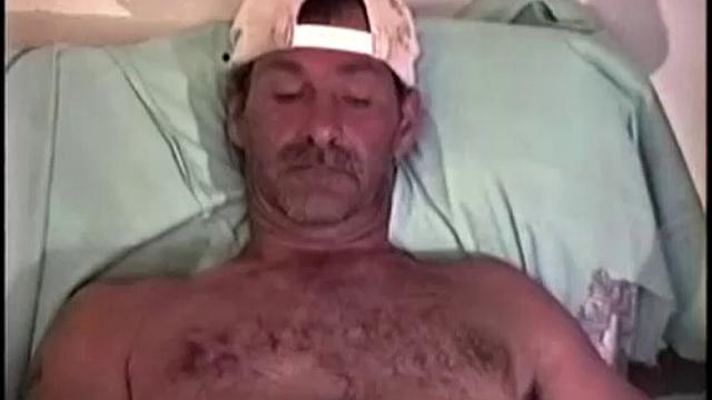 Unfortunately, Eddie doesn't get off in this shoot. 