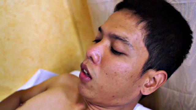 Asian amateur twink doctor fuck patient and facial