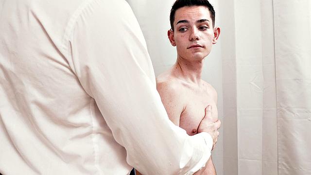 Tall doctor fucks skinny twink in weird infirmary