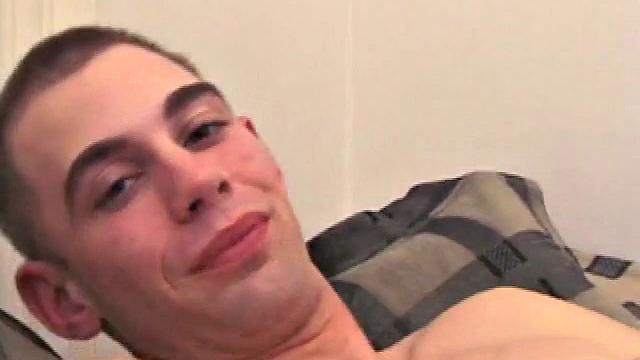 Роар трахается с Ником после взаимных минетов и вкуса предэякулята