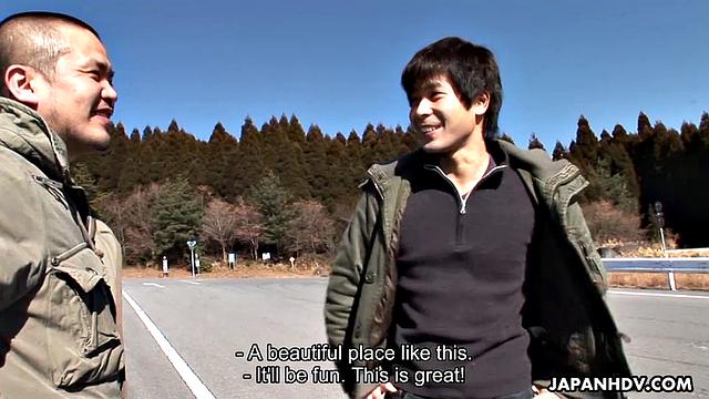 Horny dudes enjoy blowjobs at hot springs