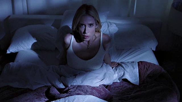 Nympho passionately fucked in her tight pussy by her BF