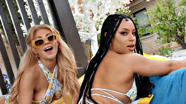 Gushing bootyful outdoor squirting