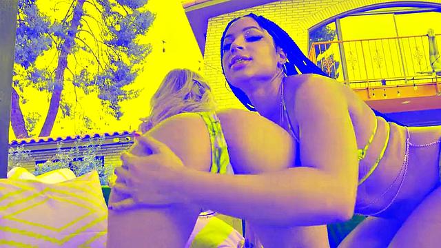 Gushing bootyful outdoor squirting