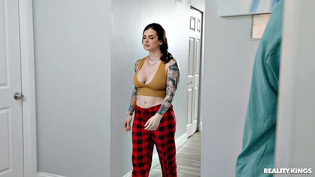 Horny Roommates, Threesome