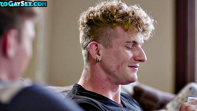 Ginger tattooed stud barebacks ass at home after kissing