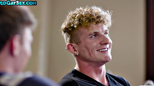 Ginger tattooed stud barebacks ass at home after kissing