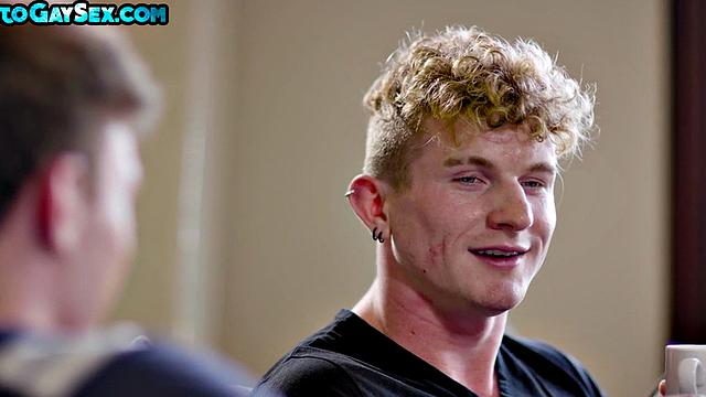 Ginger tattooed stud barebacks ass at home after kissing