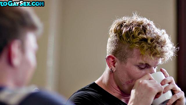 Ginger tattooed stud barebacks ass at home after kissing