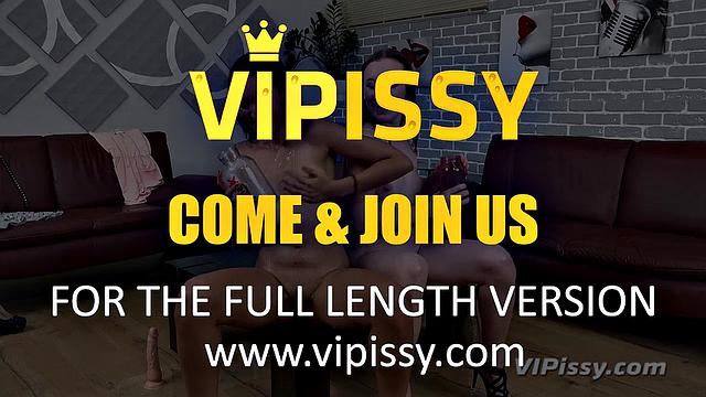 Piss drinking - Lesbians gulp down golden pee!