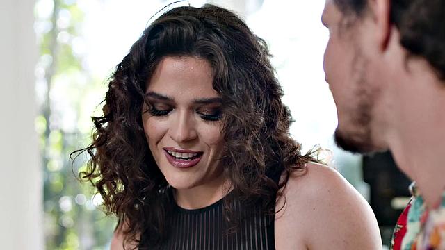 Deepthroating babe pleasuring her BF with cocksucking skills