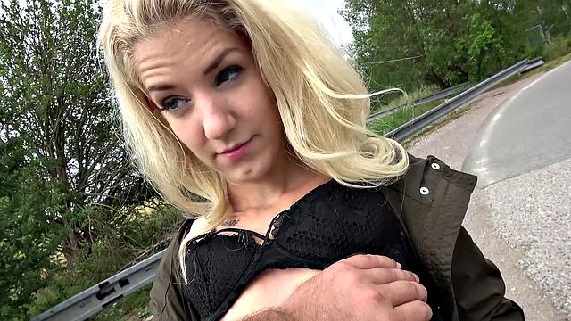 Loud outdoor sex with slim blonde