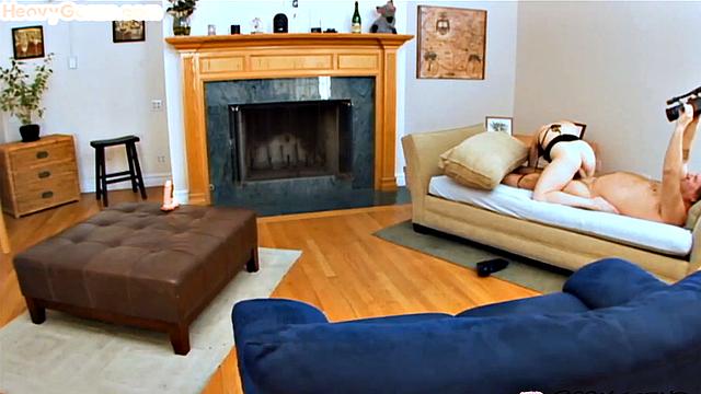 Big booty homemade slut fucked in pussy by dick