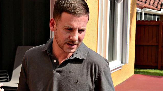 Katia's Poolside Seduction