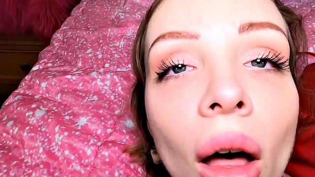 отчим трахается со взрослой падчерицей в pov, игрушки и глубокий минет