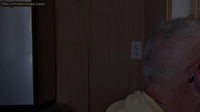 Amateur mature visit gloryhole