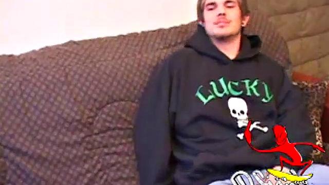 Счастливчик дрочит
