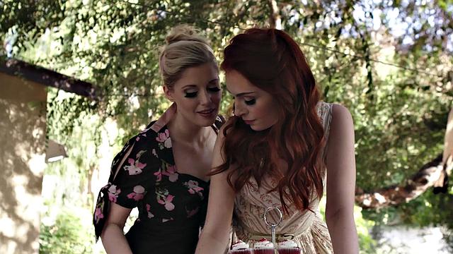 Hairy redhead dyke pleased outdoors by GF to orgasm