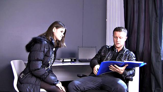 Brunette gets a nice treatment in the office